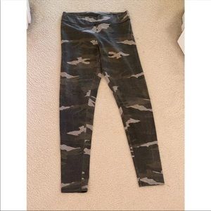 Garage Camouflage Leggings